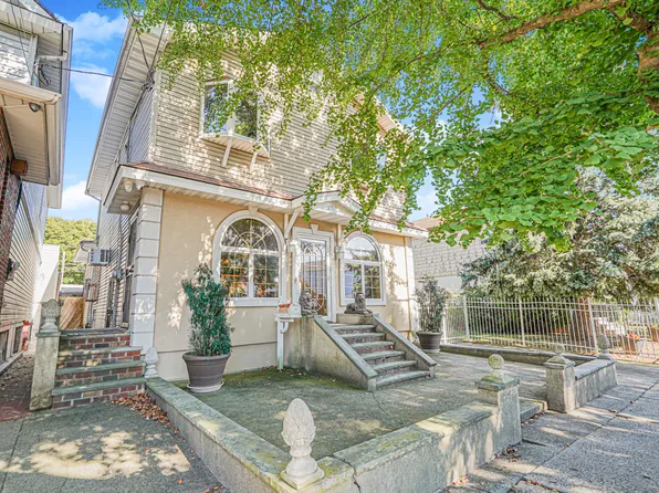 2055 Coleman Street image 3 of 26