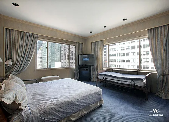 Sold by Warburg | media 15