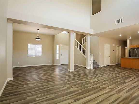 3rd image of 4110 Jessica Marie St