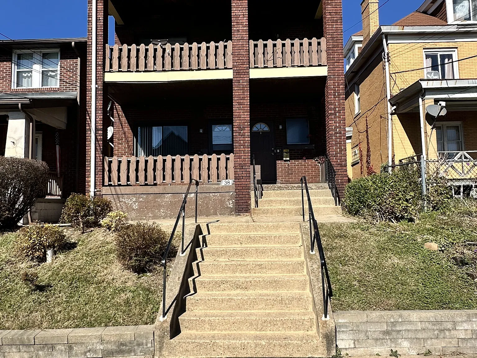2 bed, 1400 sqft, $1,000 — Photo 1