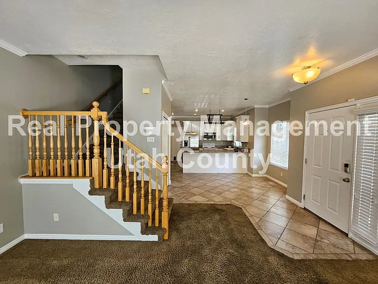 42 W 680 N — Photo 8