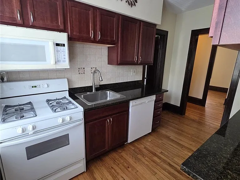 1745 W 31st Pl #1 — Photo 7