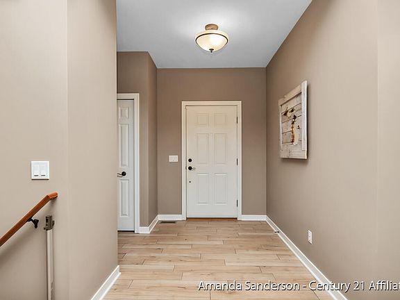 5th image of 5920 Simon Ct SW