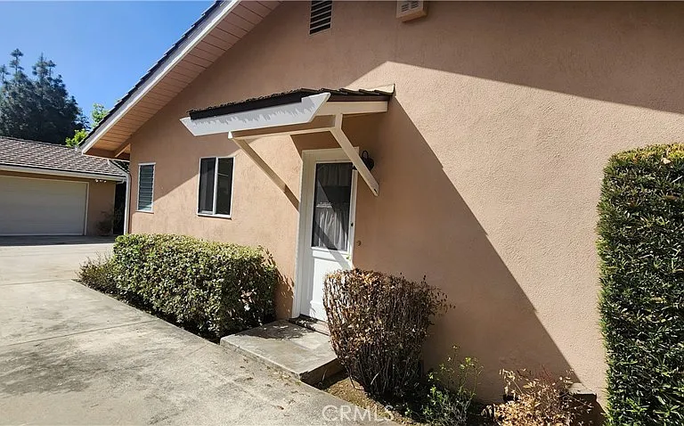 460 Winthrop Rd — Photo 19