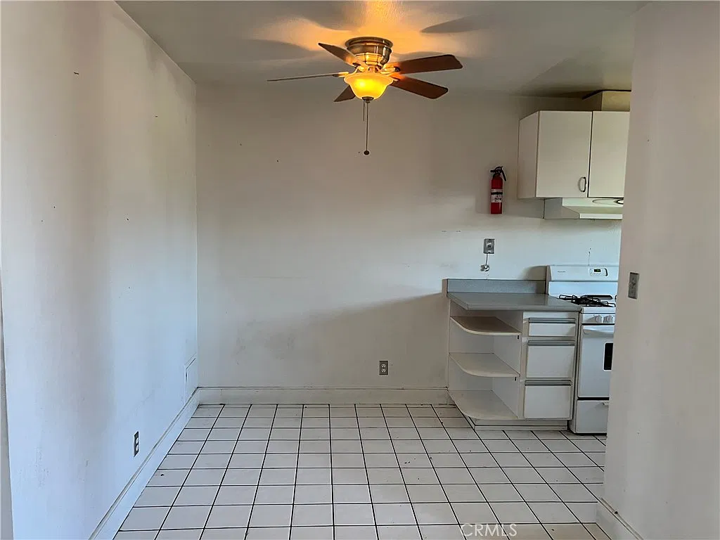 2 bed, 868 sqft, $2,500 — Photo 2
