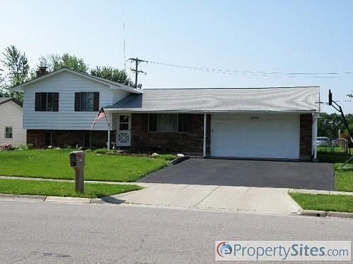 1st image of 2443 Yates Ave