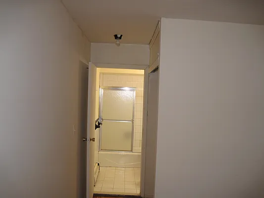 Rented by 18 REALTY | media 32