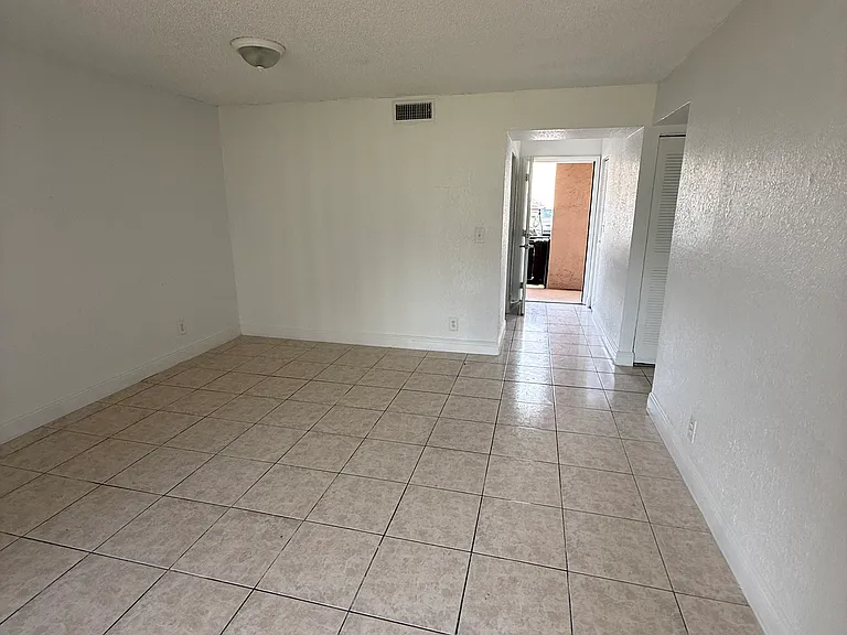 Royal Palms at Lauderhill — Photo 18