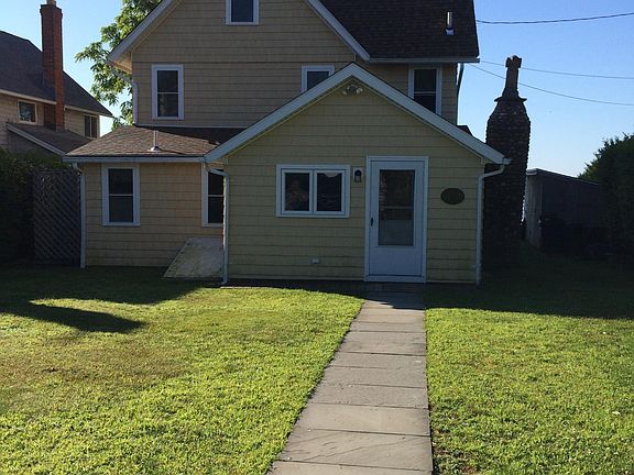 View of home from the driveway.