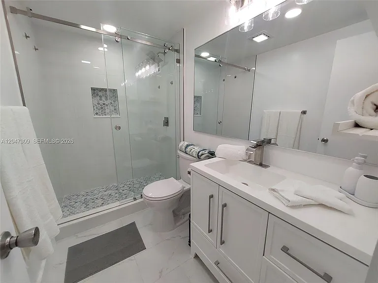 400 Golden Isles Dr #47 — Photo 12