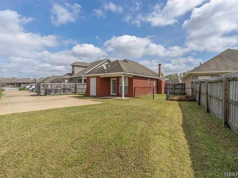 8725 Lindsey Ln — Photo 27