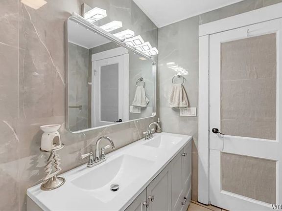 5th image of 170 Vermont St #1