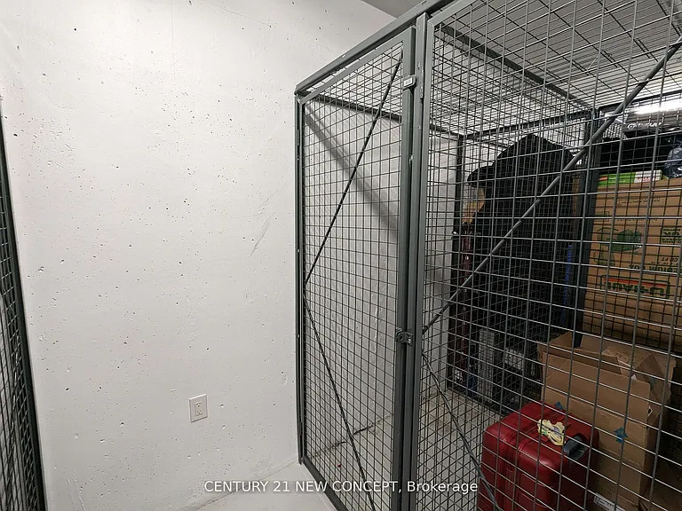 210 Simcoe St #613 — Photo 17