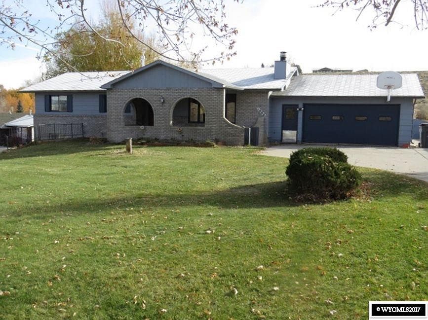 1st image of 1880 Hillcrest Dr
