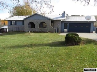 1880 Hillcrest Dr, Lander, WY 82520