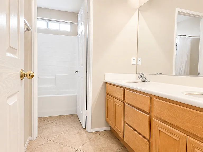 686 Jay Ct — Photo 14