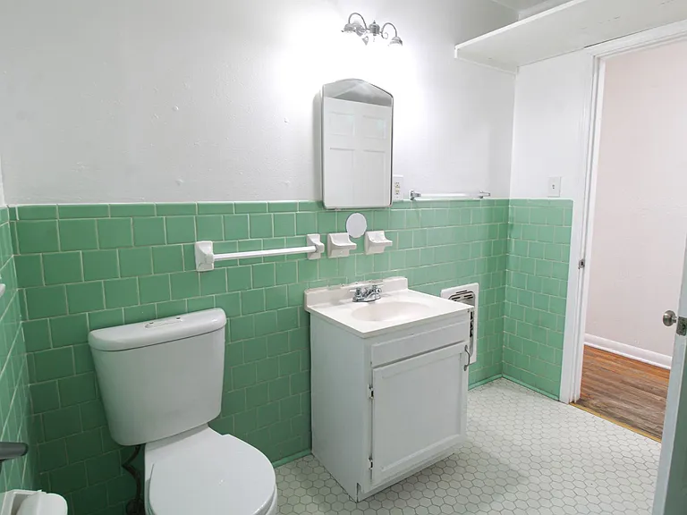 306 Overhill Dr — Photo 13