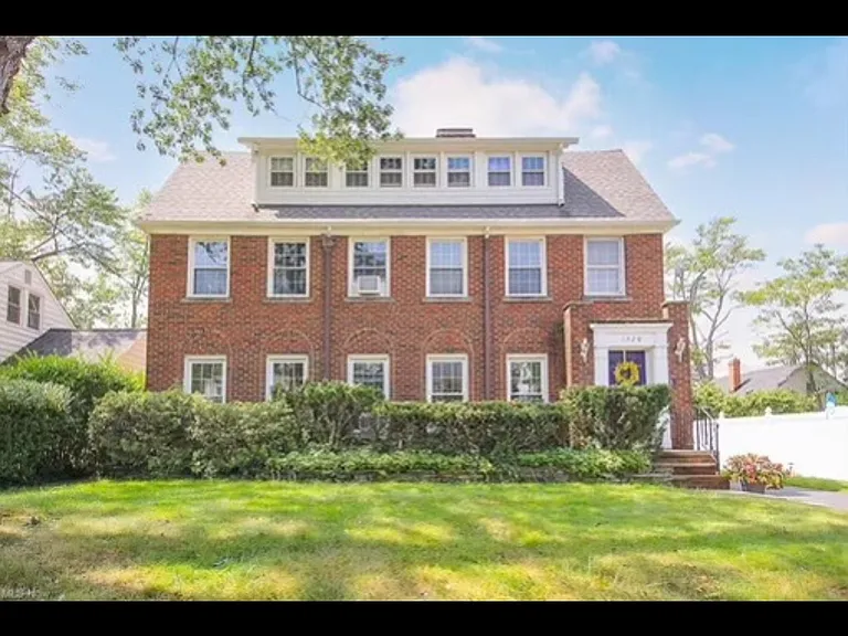 1520 Oakmount Rd #2 — Photo 1