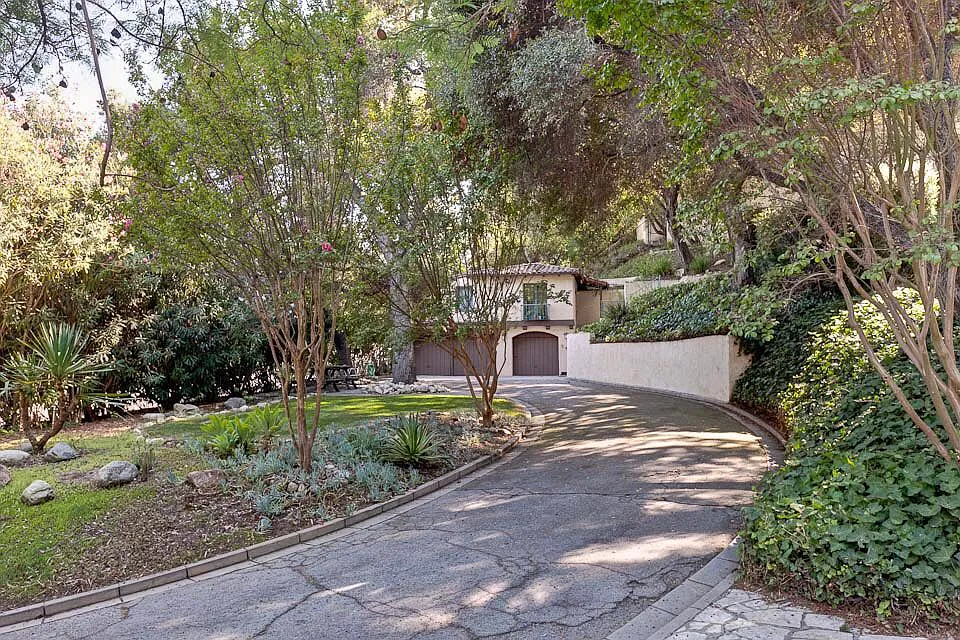 111 Linda Vista Ave — Photo 2