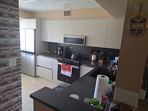 Brand new kitchen and appliances