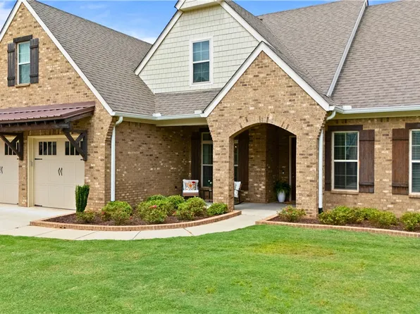 1305 Spring Lakes Xing, Opelika, AL 36801