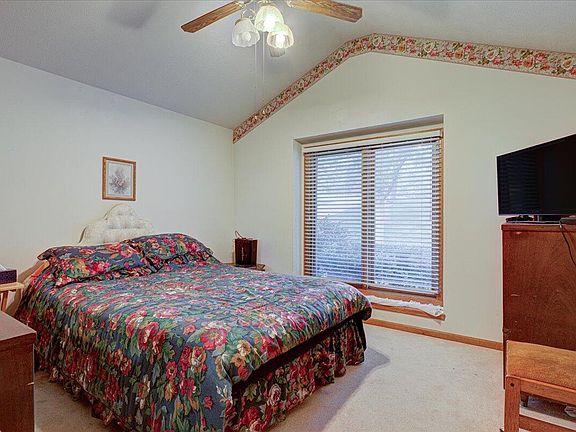 5th image of 22680 Forrester Ln