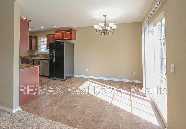 6303 S 37th St — Photo 13