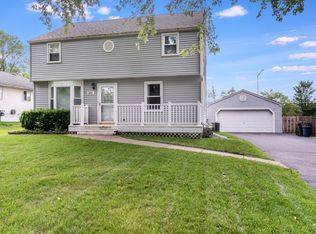 1201 Patton Ave, Lake In The Hills, IL 60156