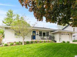 4902 Vinton St, Omaha, NE 68106