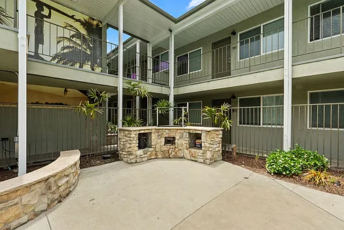 The Tahitian Apartments Photo 1
