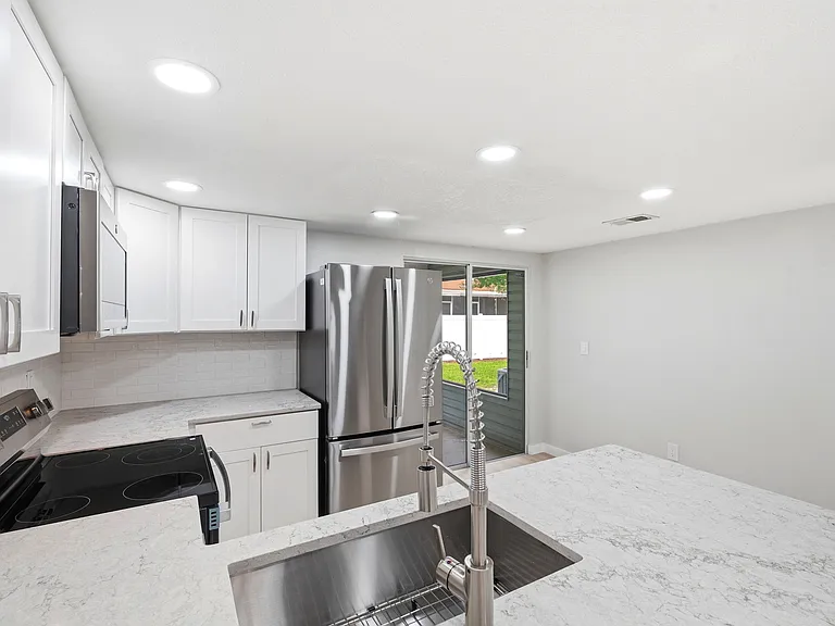 8511 J R Manor Dr — Photo 19