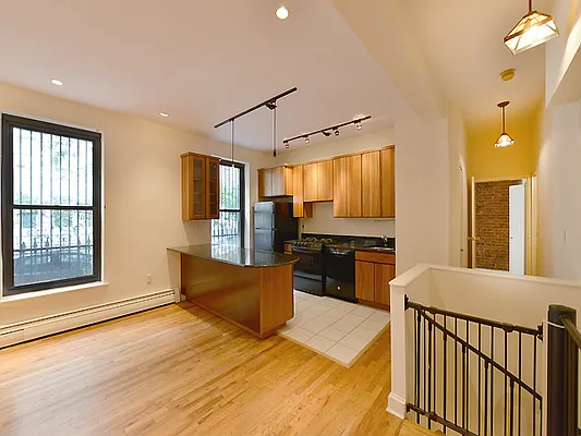 Rented by Cooper & Cooper Real Estate | media 5