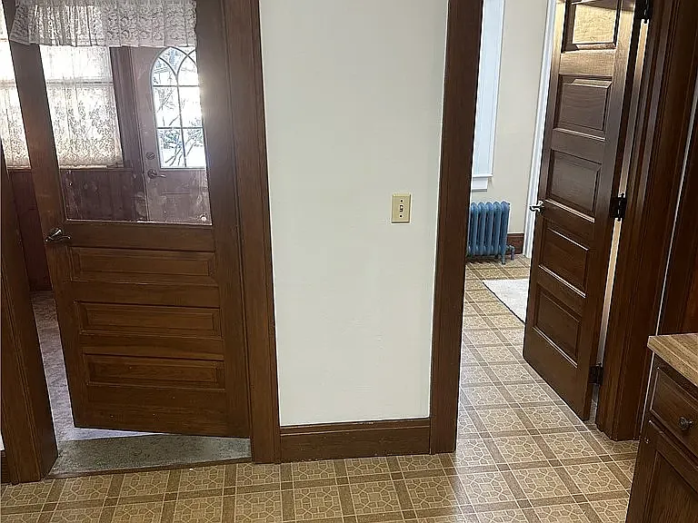 232 Maple St — Photo 8