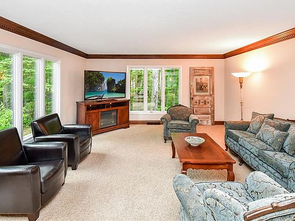 5th image of 105 Woodburn Dr