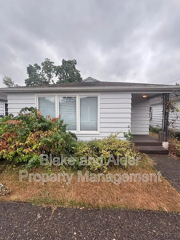 2 bed, 1.0 bath, 791 sqft, $1,695 — Photo 1