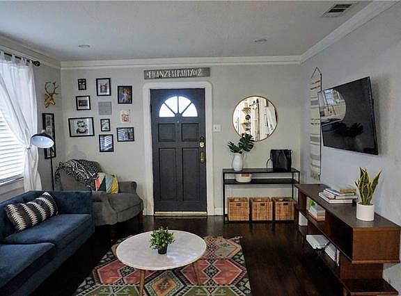 4th image of 3121-23 47th St