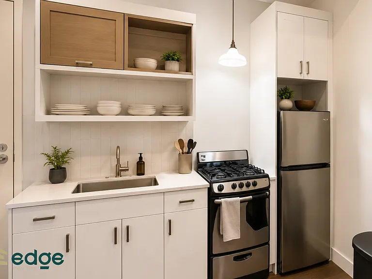 563 Evergreen Ave #2B — Photo 2