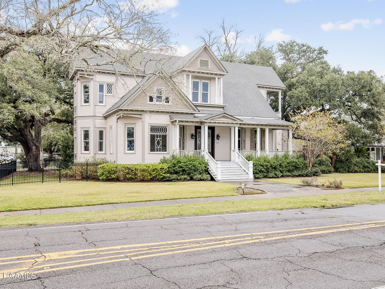 203 E Main St, Broussard, LA 70518 Zillow