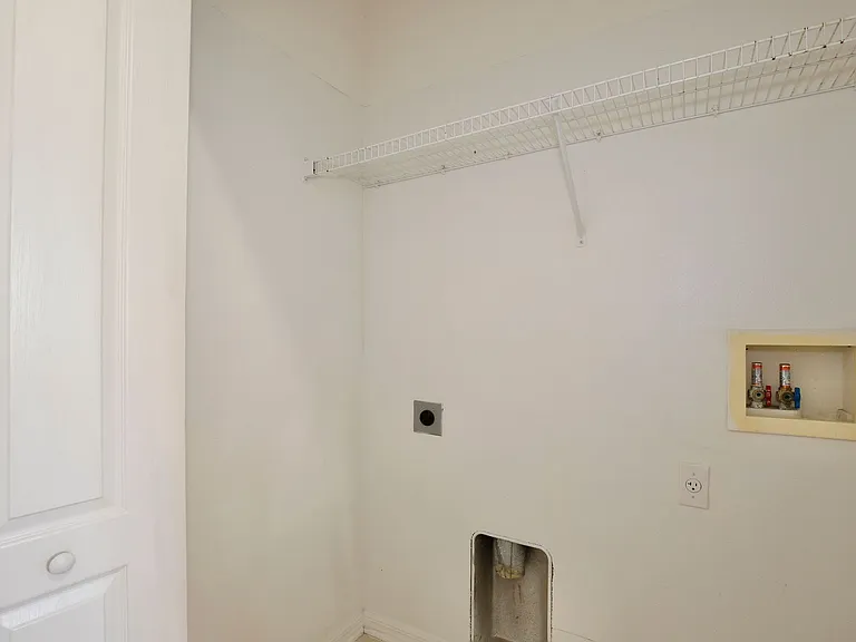 10412 Kiplinger Ln — Photo 15