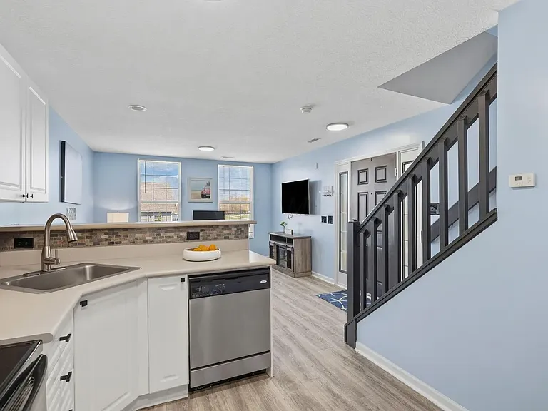 6530 Crab Apple Dr — Photo 3