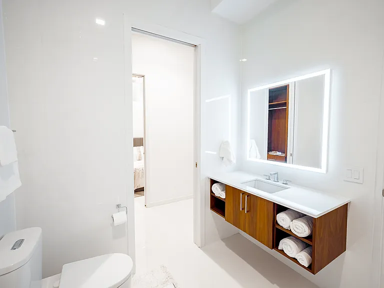400 Old Woodward Ave #306 — Photo 5