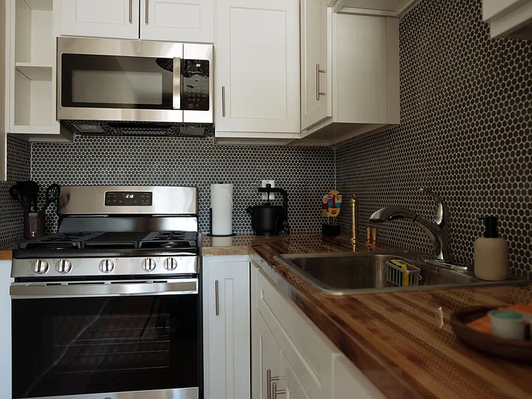 Avondale Hollywood Apartments — Photo 73