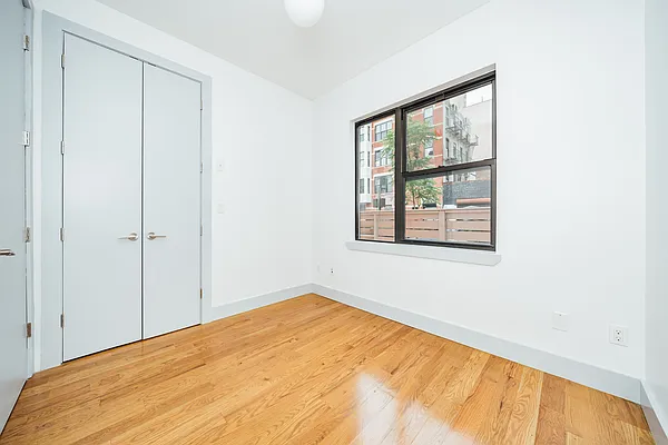Rented by Nooklyn NYC LLC | media 21