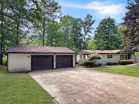2nd image of 7000 Crestview Dr