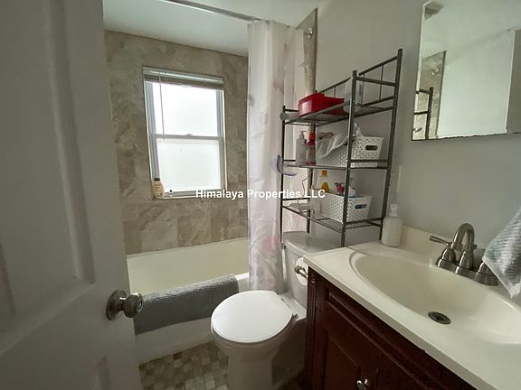 5th image of 136 Burget Ave #1