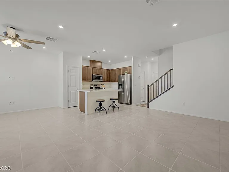 909 Kyanite Ln — Photo 5