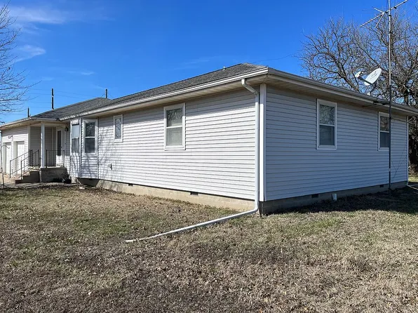 14085 Ness Rd, Altamont, KS 67330