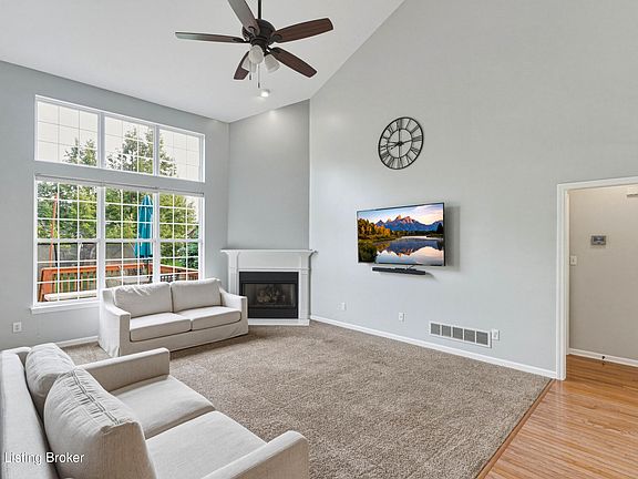 4th image of 13514 Forest Bend Cir