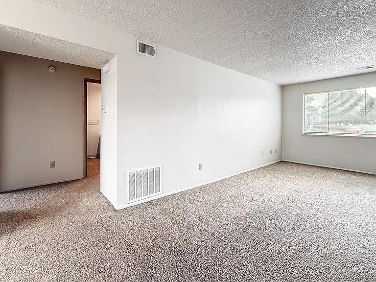 Avalon Court Apartments — Photo 29