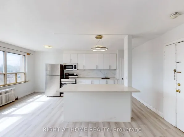 896 Eglinton Ave E #314, Toronto, ON M4G 2L2